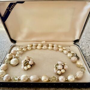 Elegant Pearl Jewelry Set by